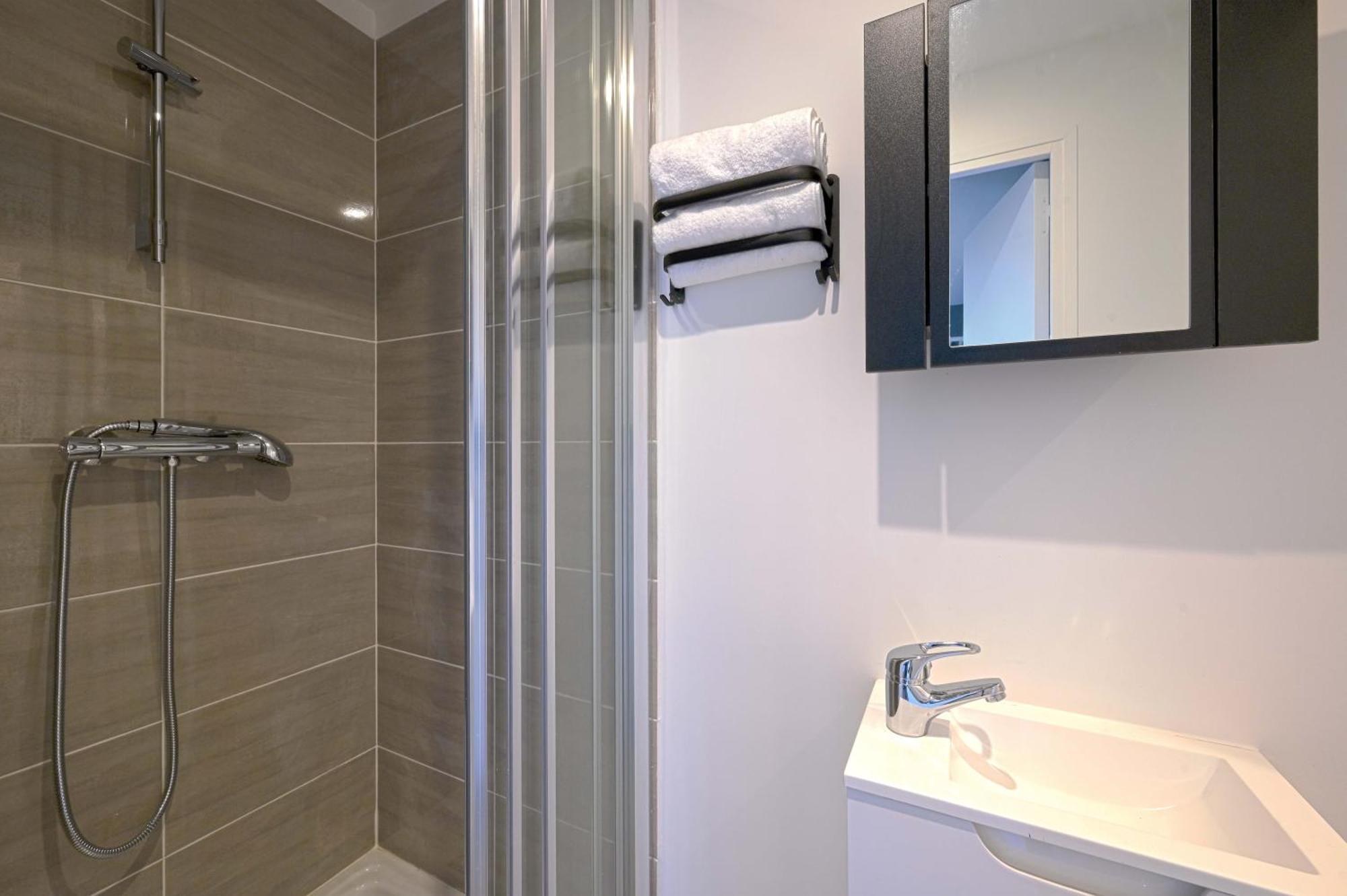 Modern Bright Apartment In Appart'Hotel Saint-Maur-des-Fossés Extérieur photo