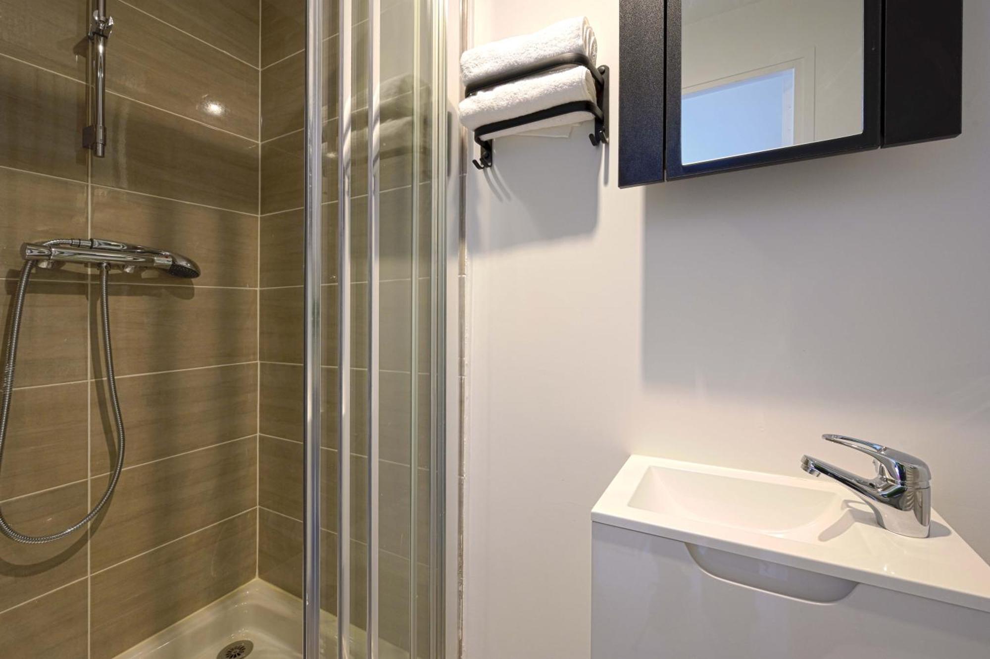 Modern Bright Apartment In Appart'Hotel Saint-Maur-des-Fossés Extérieur photo